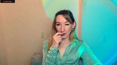 LillyBluee webcam model stream image