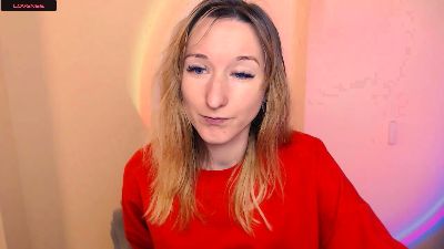 LillyBluee webcam model stream image