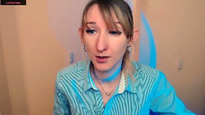 LillyBluee webcam model stream image