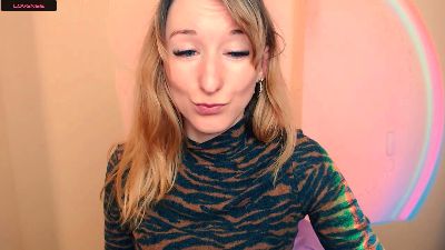 LillyBluee webcam model stream image