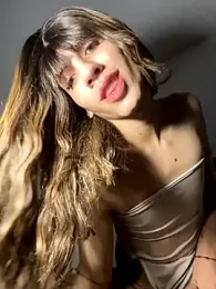 SiaraRealist webcam model stream image