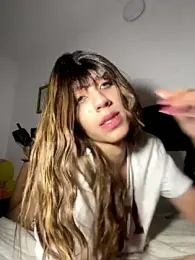 SiaraRealist webcam model stream image