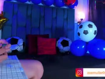 zoe_axel1 webcam chaturbate model stream image