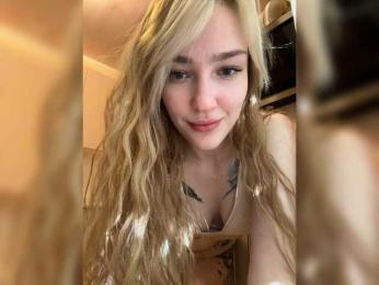 Looonacom webcam model stream image