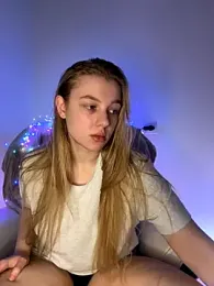 freiiaflower webcam model stream image