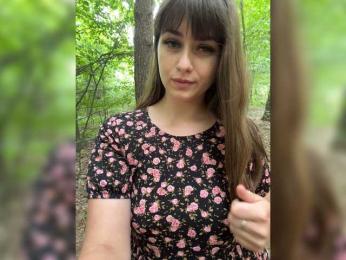 Cherrybabyyy webcam model stream image