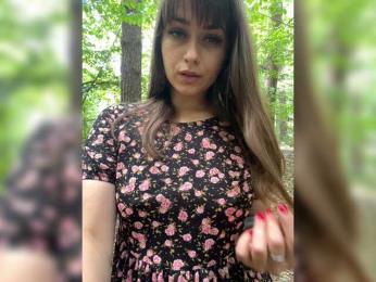 Cherrybabyyy webcam model stream image