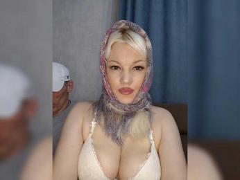 AlenkiyCvetochek webcam model stream image