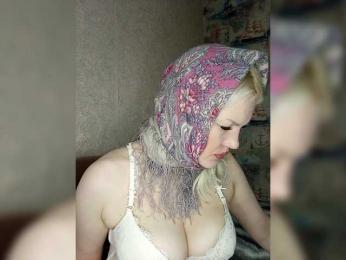 AlenkiyCvetochek webcam model stream image