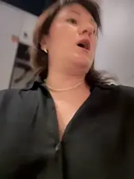 ZhenjaPoledance webcam model stream image