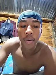 Peterveero12 webcam model stream image