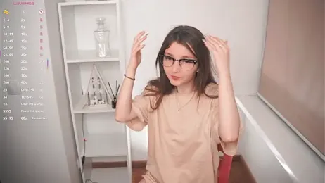 DongMolt webcam model stream image