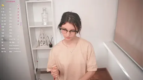 DongMolt webcam model stream image