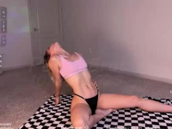 petitebrat webcam chaturbate model stream image