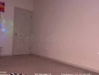 petitebrat webcam chaturbate model stream image