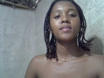 Lillteblackgirl webcam model stream image