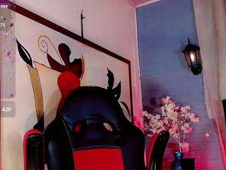 mayka-brunette01 webcam model stream image