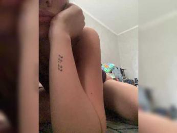 kiskamaaaaa webcam model stream image