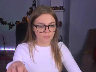 esma-shine webcam camsoda model stream image