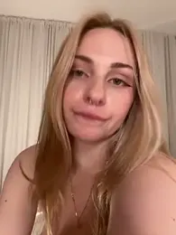 SteflerMonny_ webcam model stream image