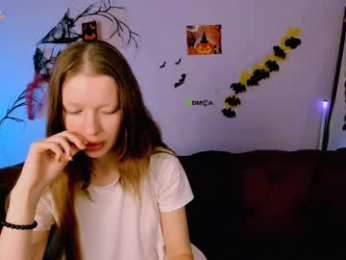 daisy_baby_ webcam model stream image