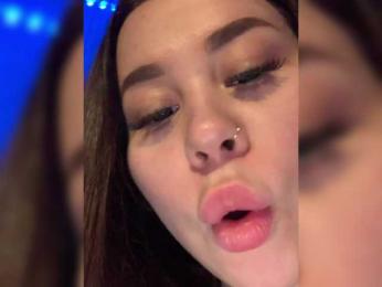 Lexxxie webcam bongacams model stream image