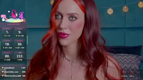 LunaAlya webcam model stream image