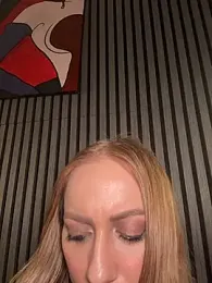 LunaAlya webcam model stream image