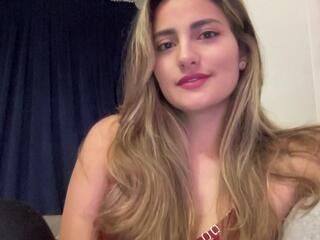 Bella Jonnes webcam model stream image