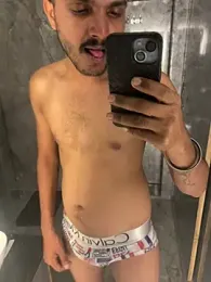 Rocky_mental webcam model stream image