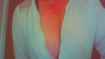 IsaKev webcam model stream image
