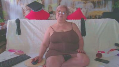QueenPammy webcam model stream image