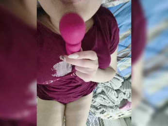 Lilitl webcam model stream image