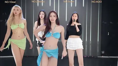 G-Velvet webcam model stream image