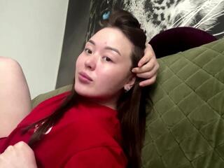 Linette Pashia webcam model stream image
