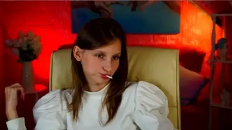 EllaHorton webcam model stream image