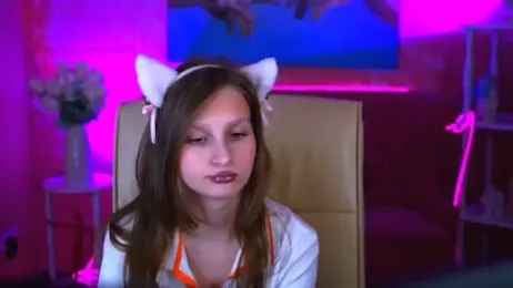 EllaHorton webcam model stream image