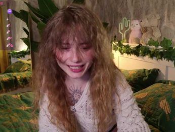 YoPixie webcam bongacams model stream image