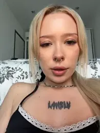 MaryChanXO webcam model stream image