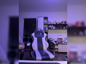 Durnaya_kis webcam model stream image