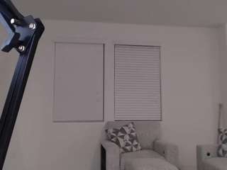 uhhlexuhh webcam camsoda model stream image