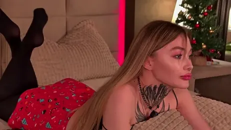 AriWild webcam model stream image