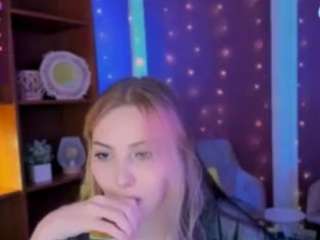 luna-tin webcam model stream image