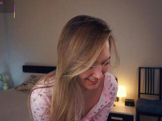 Wilona Bluitt webcam model stream image