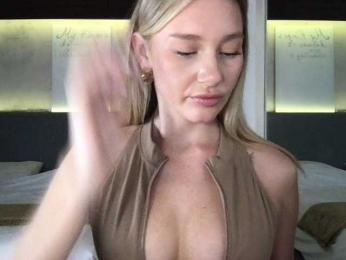 StellaMuse webcam model stream image