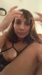 clovise233 webcam model stream image