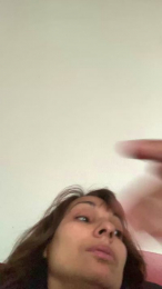 clovise233 webcam model stream image