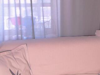 Lisa Cruz webcam model stream image