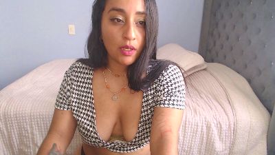 Lunhaa webcam model stream image