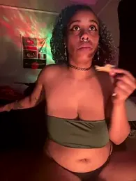 loveluna8 webcam model stream image